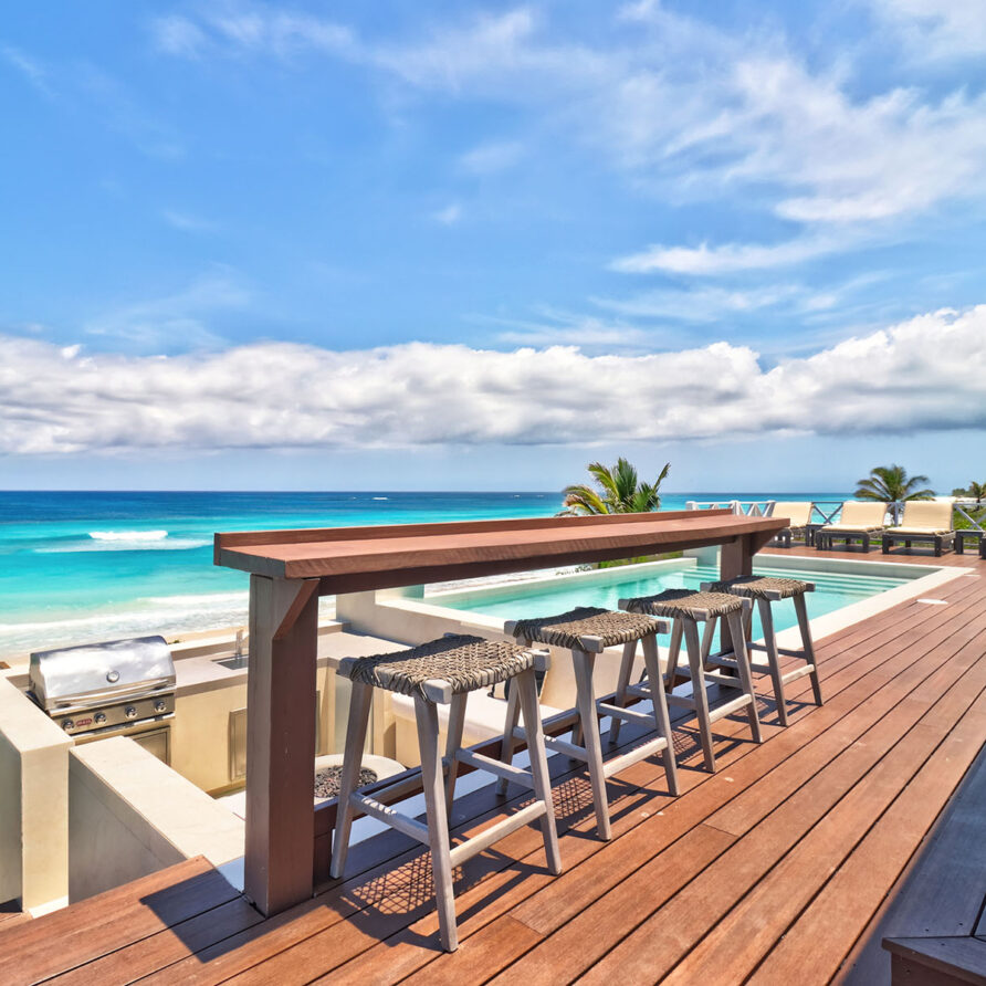 Love Beach - Outdoor Dining 2