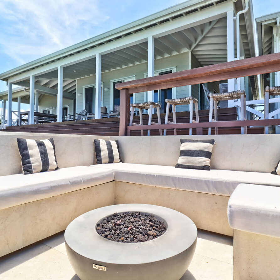 Love Beach - Outdoor Living Space