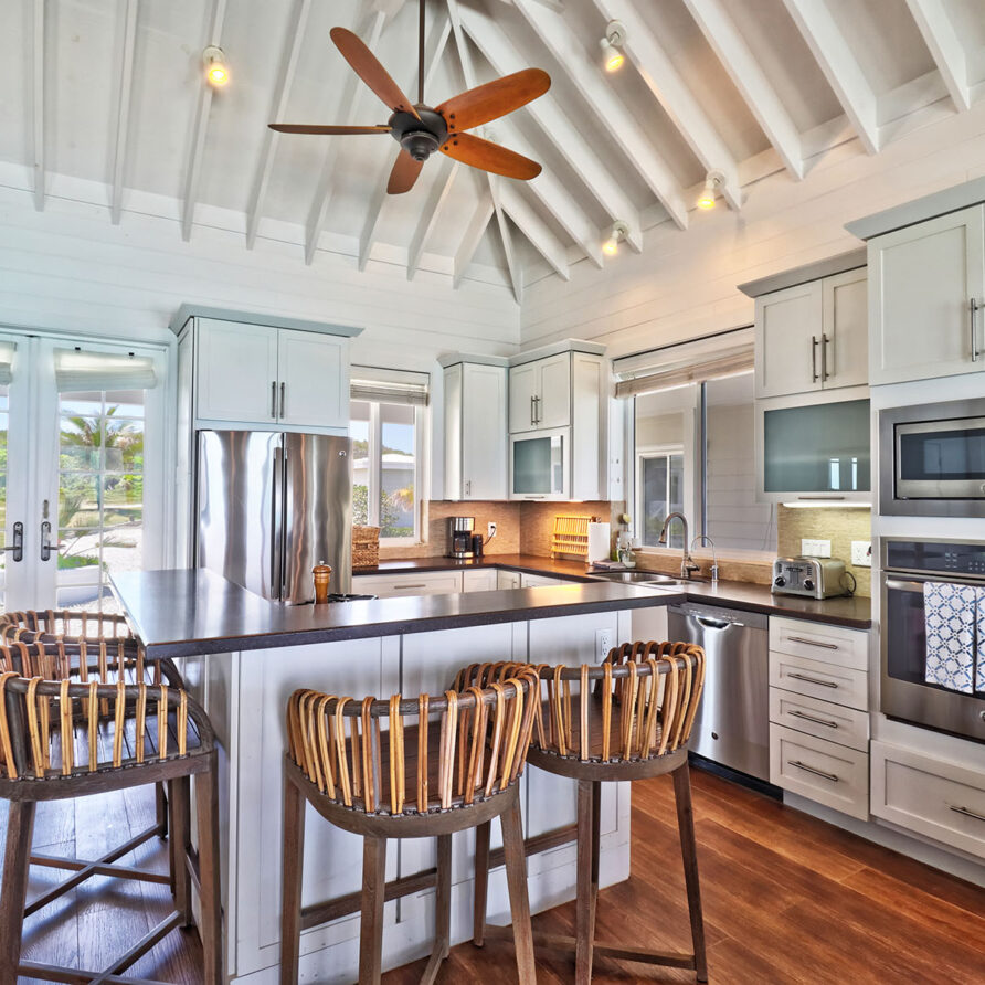 Love Beach - Kitchen