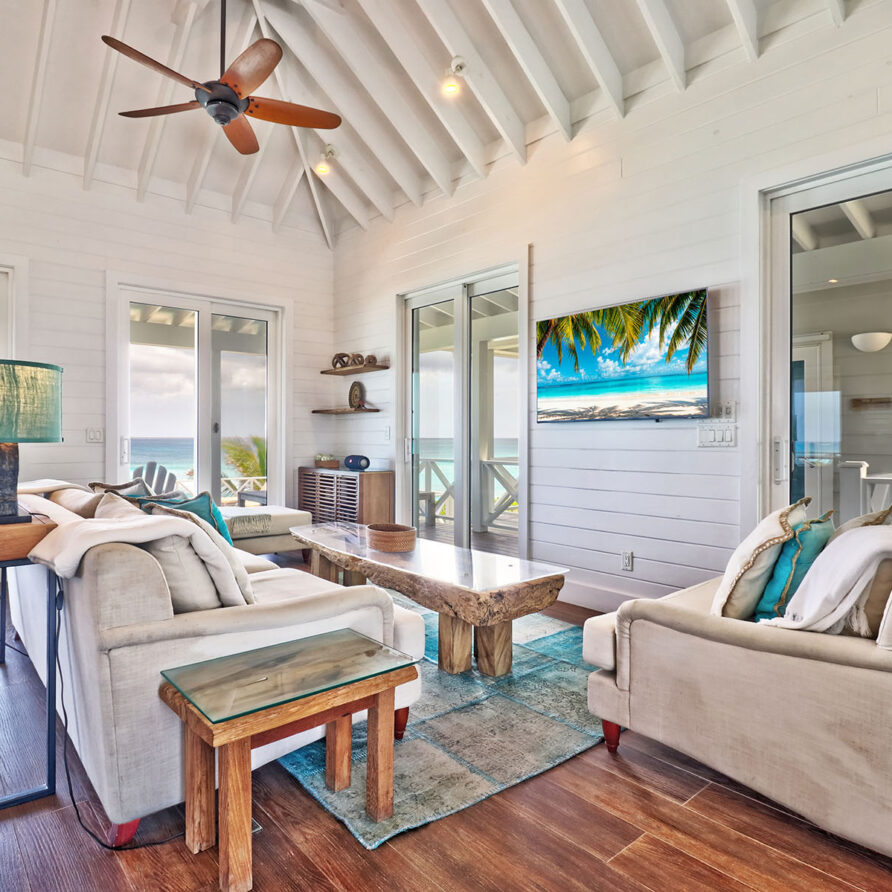 Love Beach - Living Area