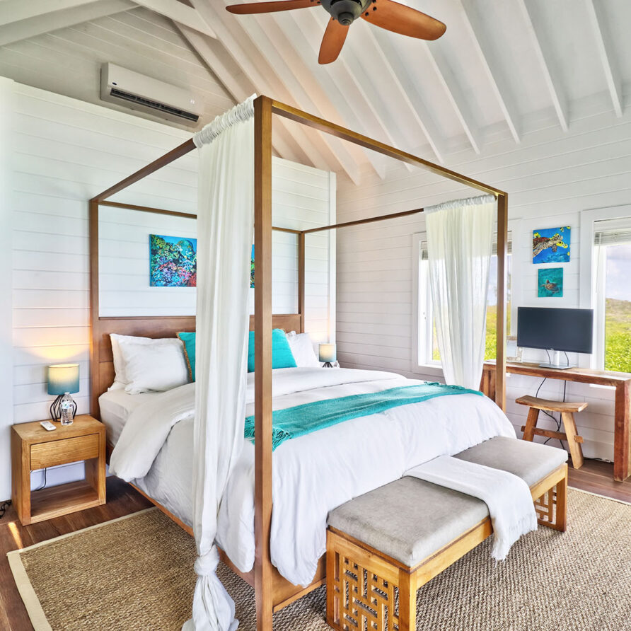 Love Beach - Bedroom 1