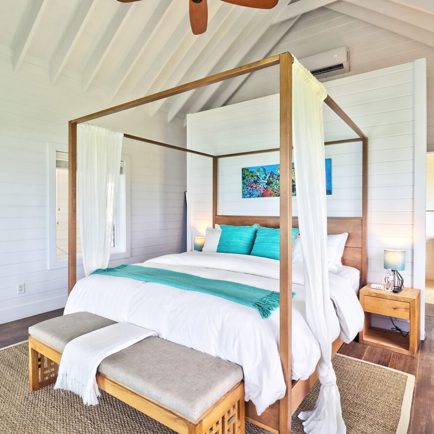 Love Beach - Bedroom 1 - 2
