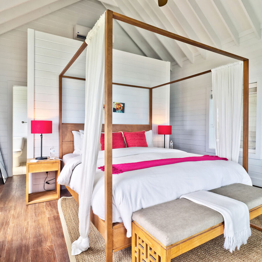 Love Beach - Bedroom 2 - 2