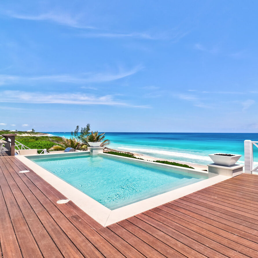 Love Beach - Pool