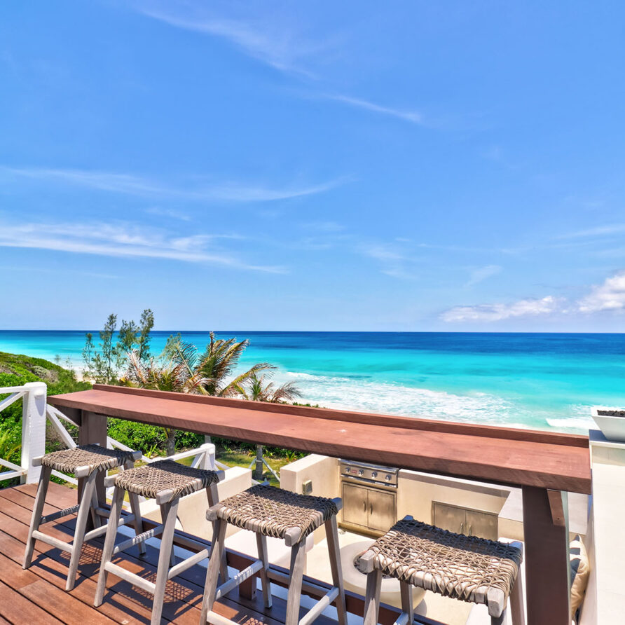 Love Beach - Outdoor Dining