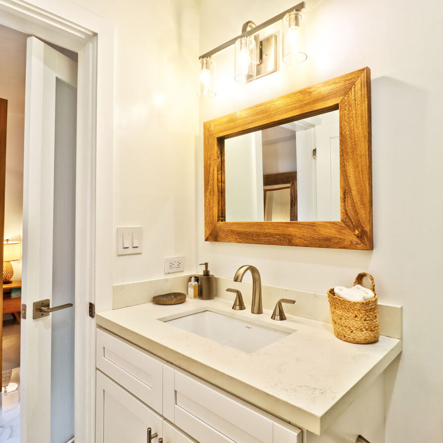 One Love - Bathroom 3