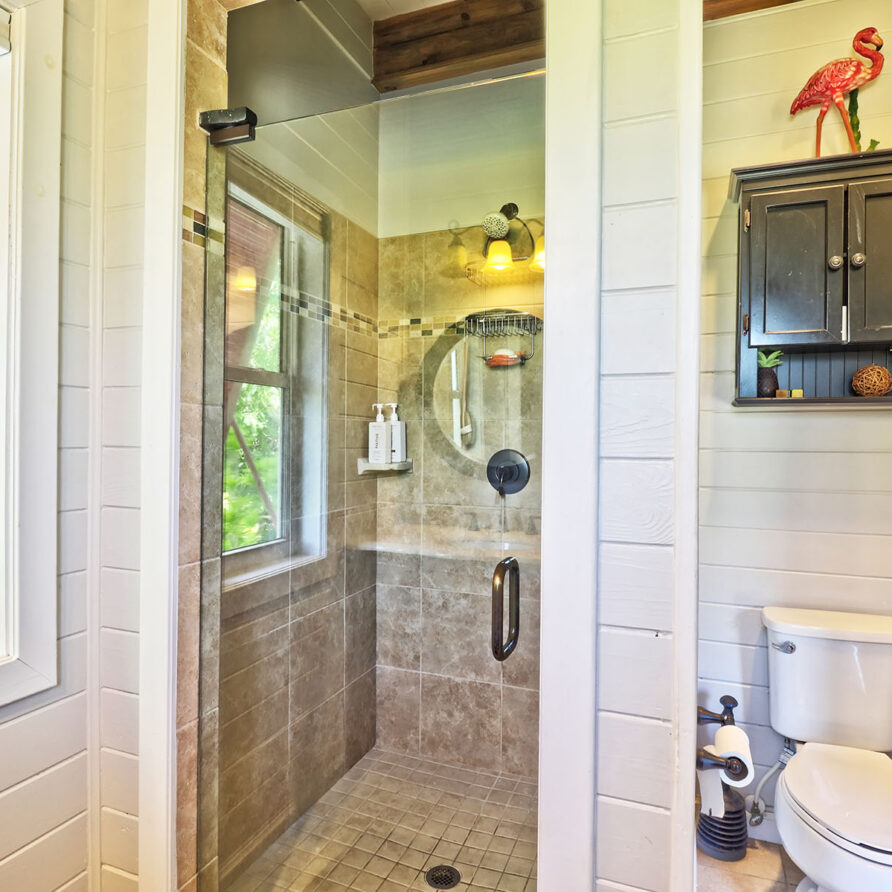 Black Tip Cove - Master Bathroom 2